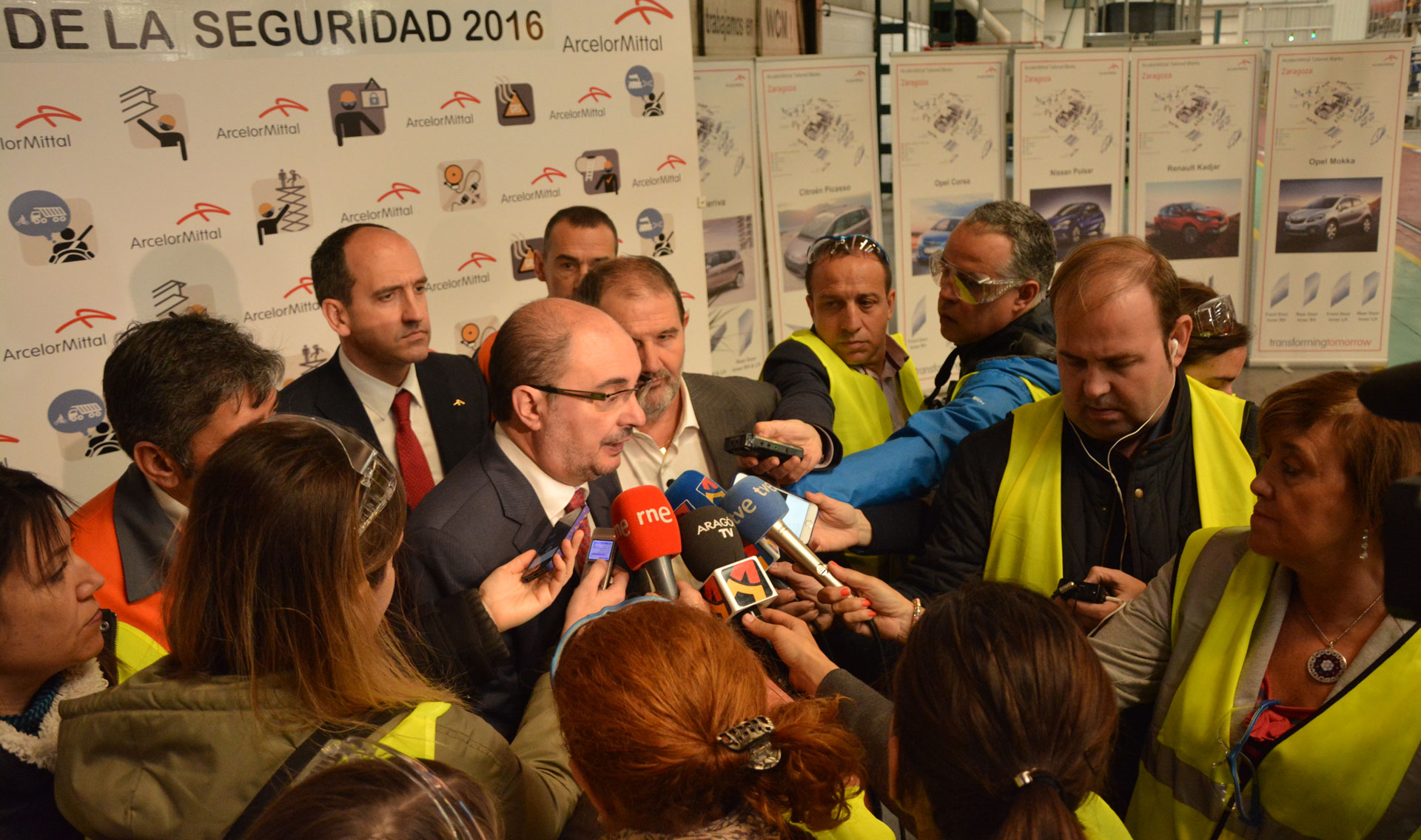 Visita_Presidente_Aragón_a_ArcelorMittal-1-web